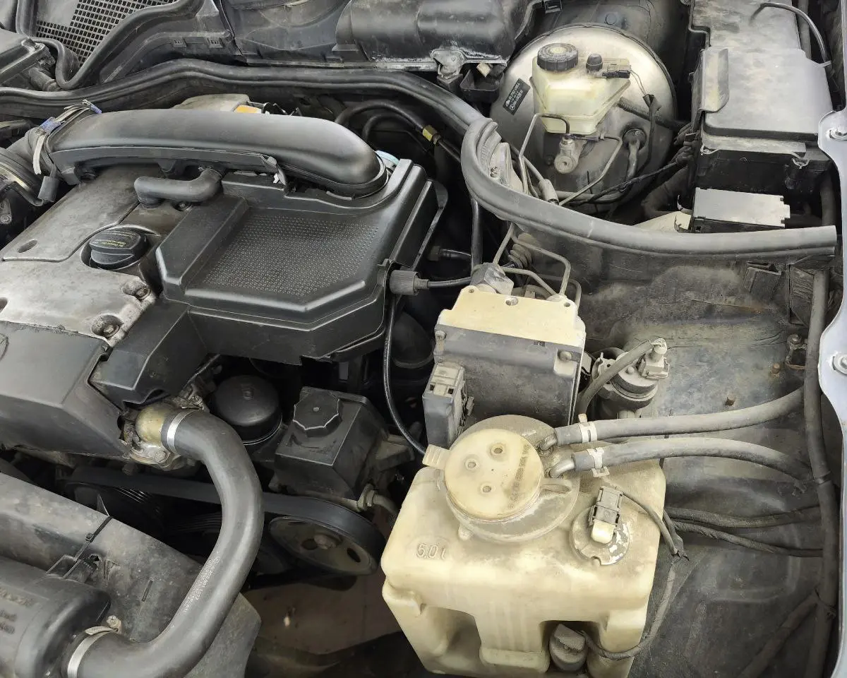 Mercedes W124 до — детейлинг в Калининград